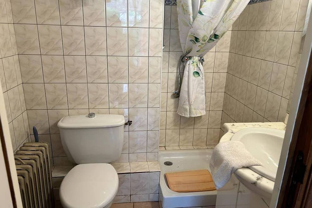 Appartement entier, Cozy Studio in Rennes-les-Bains in Rennes-les-Bains, Parc naturel régional Corbières-Fenouillèdes