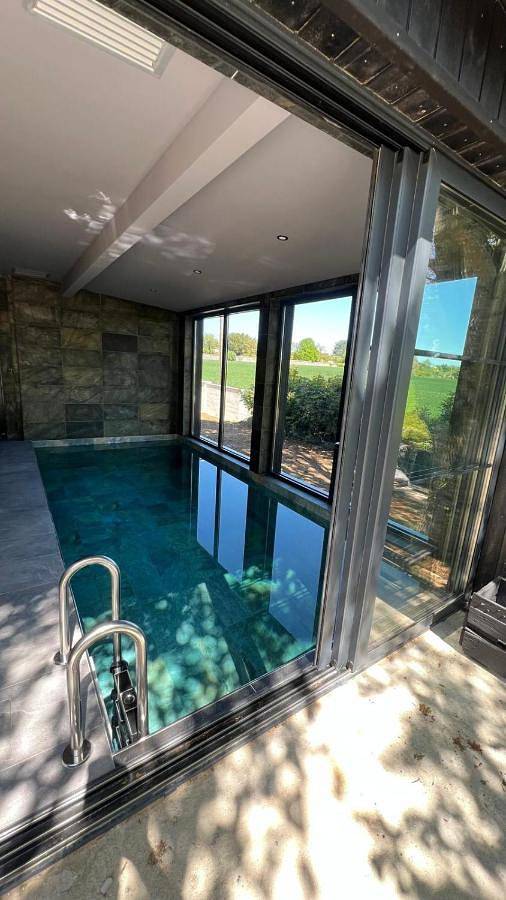 Location de vacances pour 12 personnes, avec vue ainsi que jardin et piscine à La Chapelle-la-Reine - 2