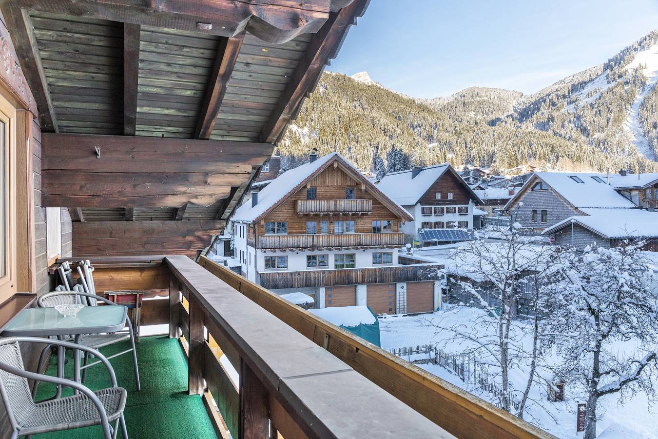 Appartement entier, Appartement '19' avec vue sur la montagne, terrasse partagée et Wi-Fi in Nesselwängle, District de Reutte
