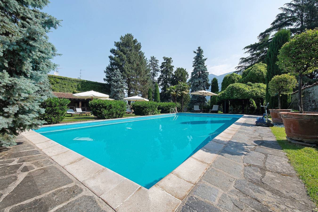 Villa Wirnica – Luxus-Historische Villa mit privatem Pool am Comer See (Garlate) in Garlate, Comer See