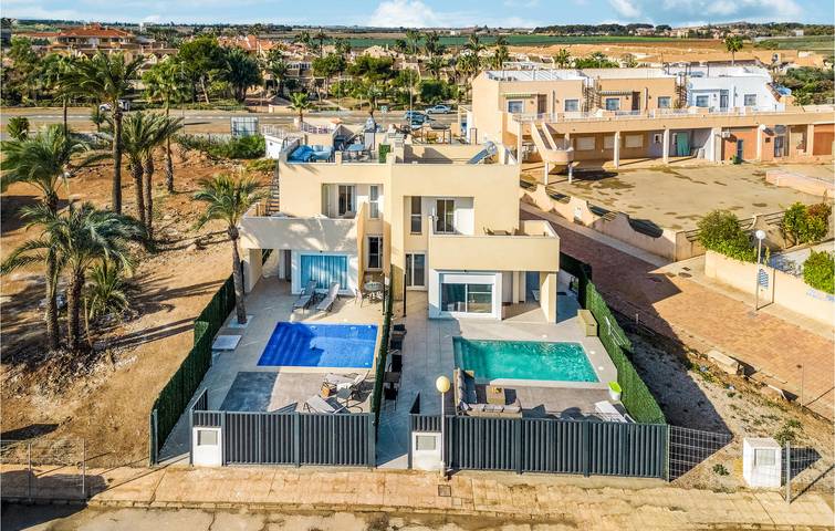 125 sqm Apartment with Pool, Parking, Terrace & WiFi in Playa Perla de Levante (Cartagena), Cartagena