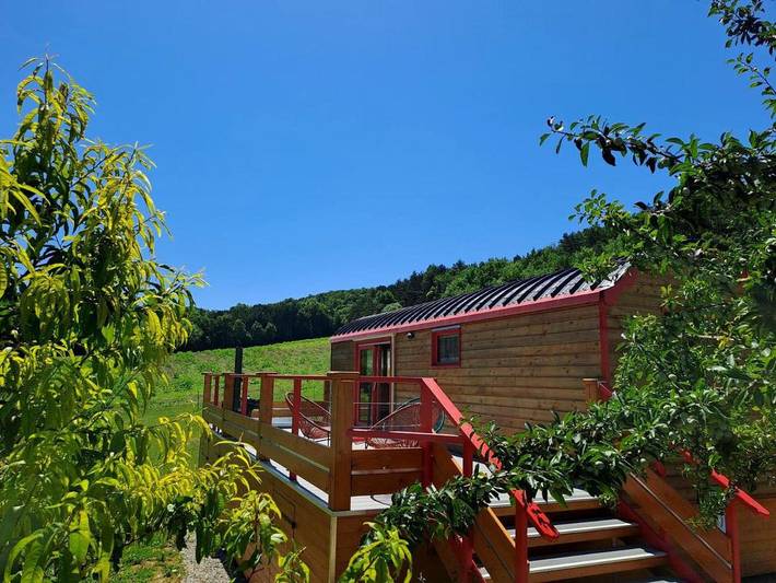 Location de vacances pour 2 personnes, avec Jacuzzi et Terrasse ainsi que Jardin et Vue à Castelnau-de-Montmiral