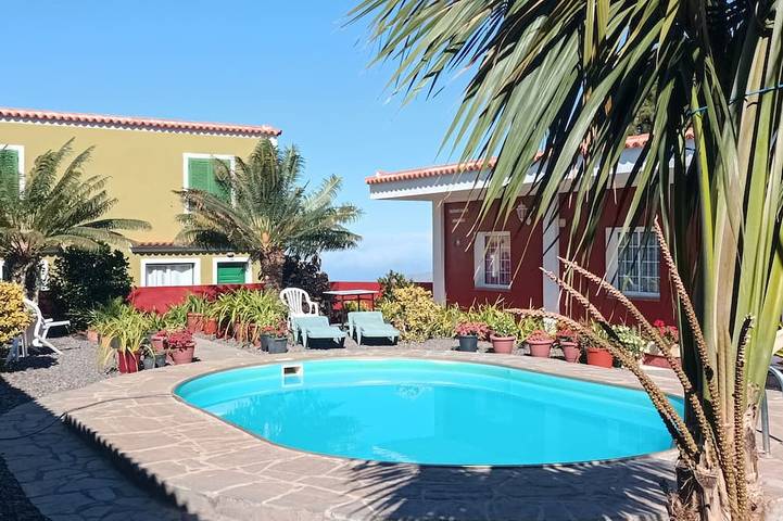 Holiday apartment for 4 people, with garden and balcony as well as pool - 1