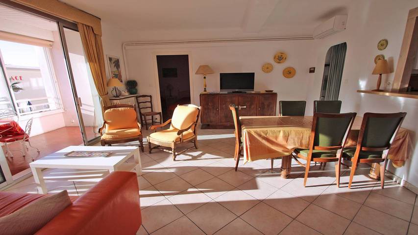 Gîte pour 7 personnes, avec terrasse, adapté aux familles dans Casino De Sainte Maxime - 3