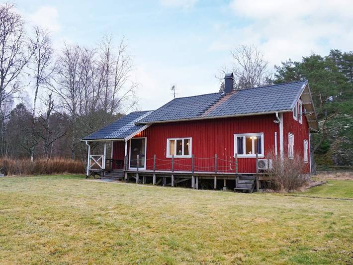 Ferienhaus für 4 Personen, mit Terrasse und Garten in Tanum