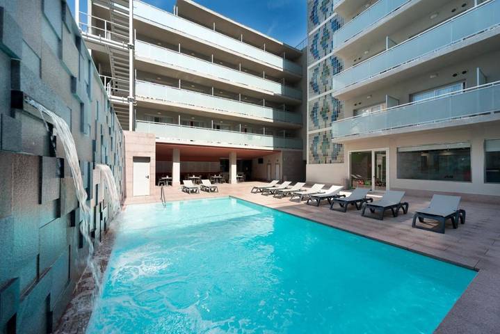 Hôtel pour 2 personnes, avec vue ainsi que piscine et balcon dans Platja de Calafell - 4