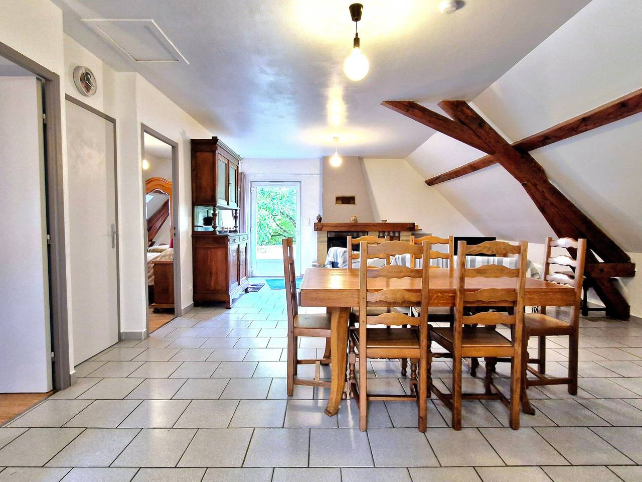 Apartamento entero, Apartamento tranquilo en granja en Decize in Decize, Nièvre