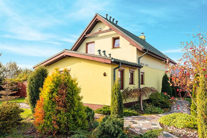 Ferienhaus für 8 Personen, mit Sauna und Terrasse sowie Garten