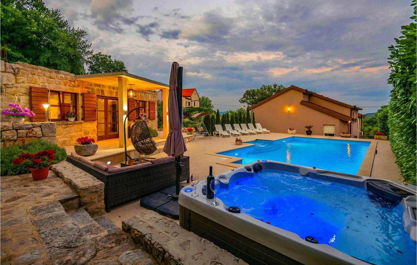 Vakantiehuis voor 12 personen met terras in Imotski, Makarska Riviera