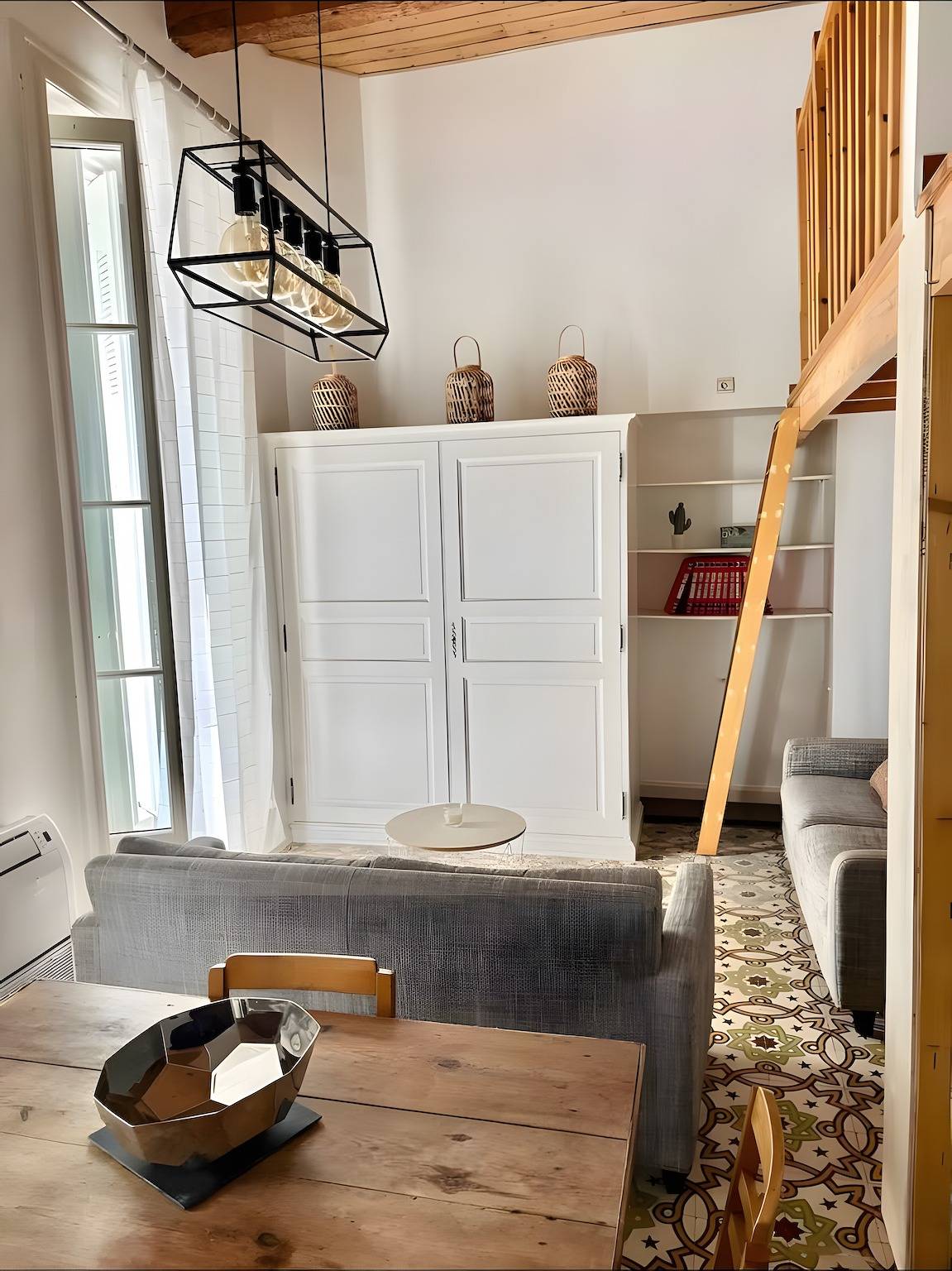 Appartement entier, Appartement « À deux pas des Arènes » avec Wi-Fi et climatisation in Nîmes, Région de Nîmes