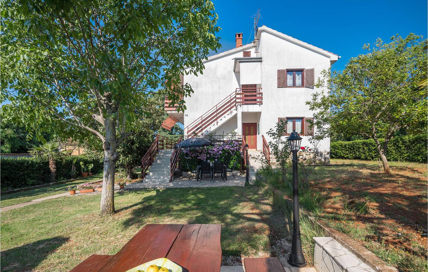 Ganze Ferienwohnung, Charmante 75 m² große Wohnung mit Terrasse, WLAN und Parkplatz in der Nähe von Labinci in Kastelir, Općina Kaštelir - Labinci