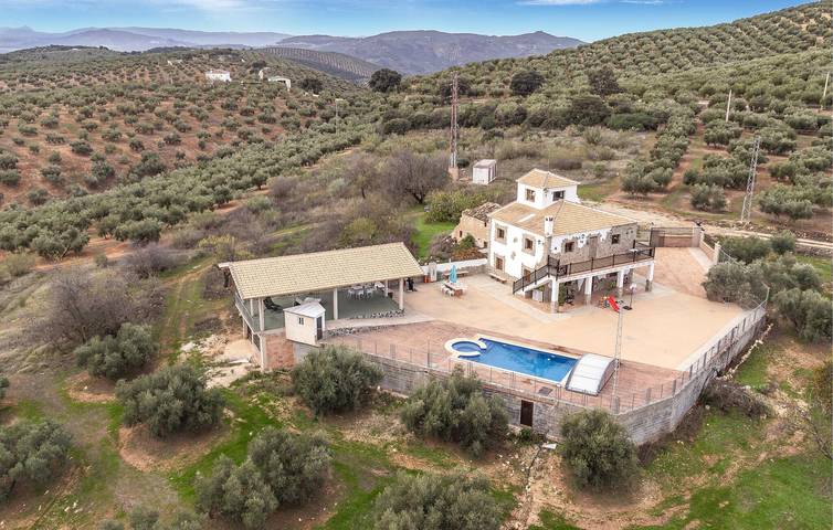 Ferienhaus für 8 Personen, mit Terrasse und Garten sowie Pool