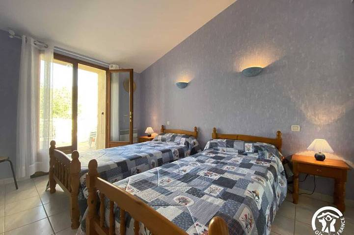 Location de vacances pour 5 personnes à Estoher - 2