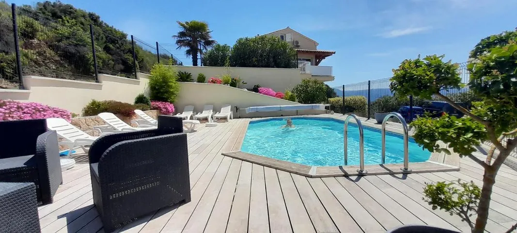 Casa de vacaciones para 3 personas, con piscina además de vistas y jardín - 1