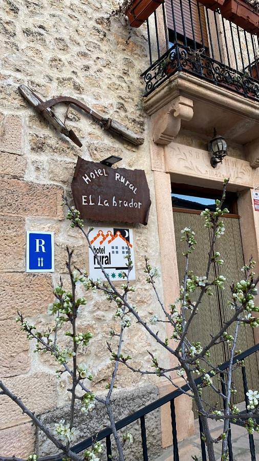 Hotel para 3 personas, con Terraza además de Jacuzzi y Sauna en Provincia de Segovia