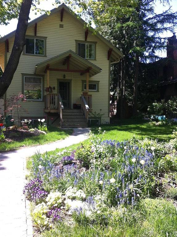 Oberes Haus - Andriette's Bett, Buch und Fahrrad in Moscow (ID), Latah County