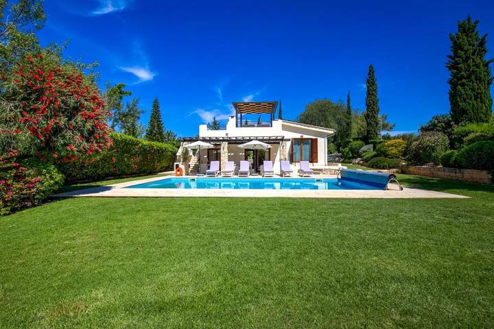 Holiday rental for 6 people, with Balcony and Terrace as well as Garden and Pool in Aphrodite Hills