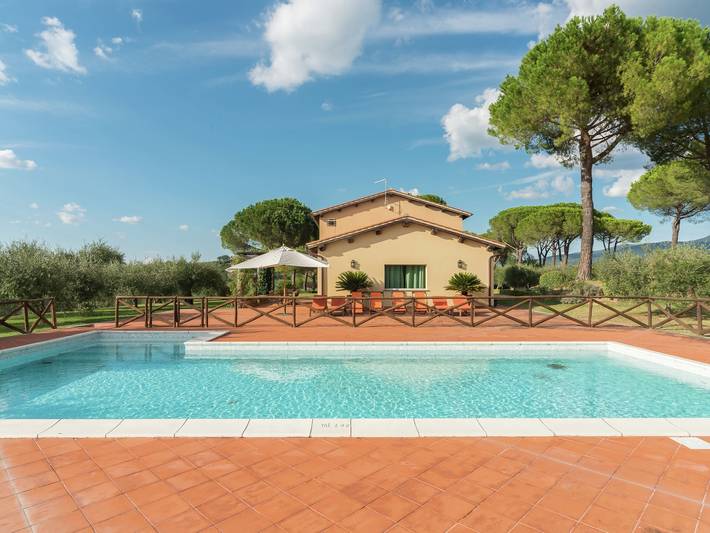 Villa a Magliano Sabina con piscina privata in Magliano Sabina, Provincia di Rieti