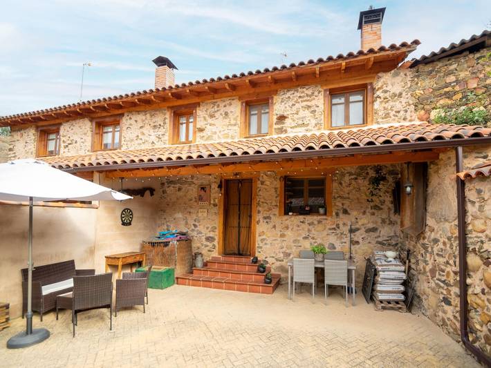 Casa rural para 4 personas, con terraza en Montaña de Luna
