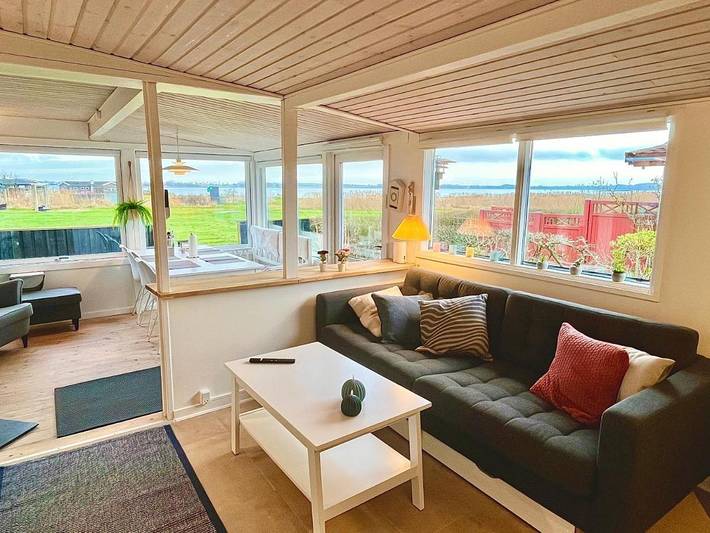 Ferieudlejning for 4 personer, med Terrasse og Have samt Udsigt i Munkebo