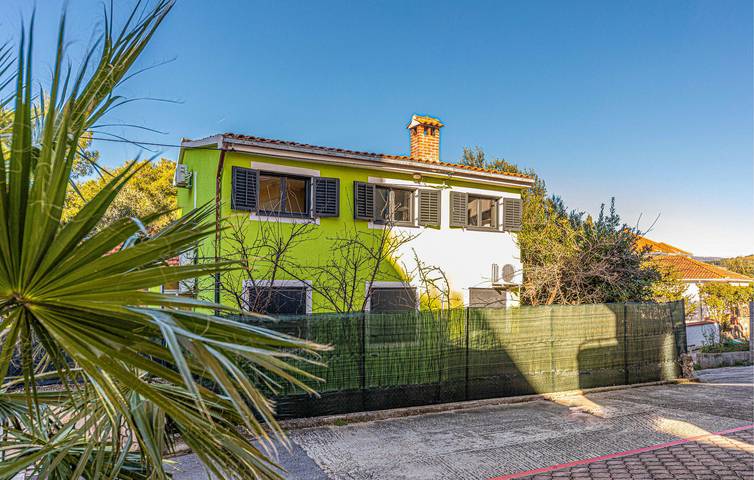 Ferienwohnung für 4 Personen, mit Terrasse in Okrug Gornji