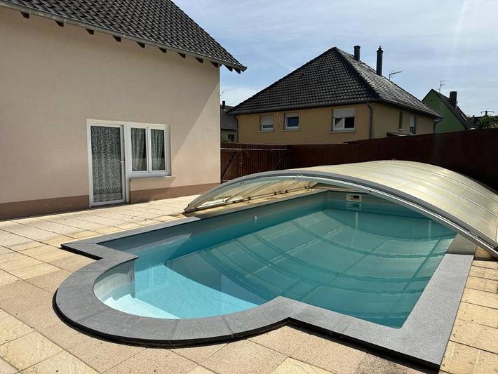 Gîte pour 5 personnes, avec terrasse ainsi que piscine et vue dans Daubensand