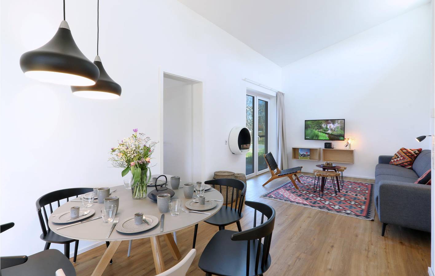 Charming Retreat with Parking, Terrace & WiFi in Marissa Ferienpark, Lembruch