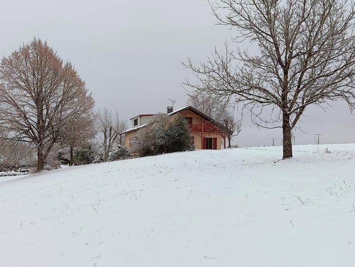 Location de vacances pour 10 personnes, avec jardin et piscine ainsi que sauna et vue, animaux acceptés à Bellefontaine (Vosges)