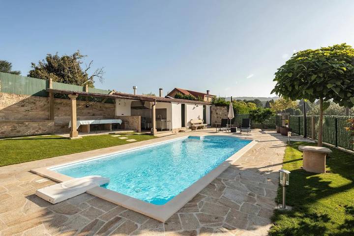 Chalet para 10 personas, con vistas y sauna además de piscina y jardín en Santiago de Compostela - 2