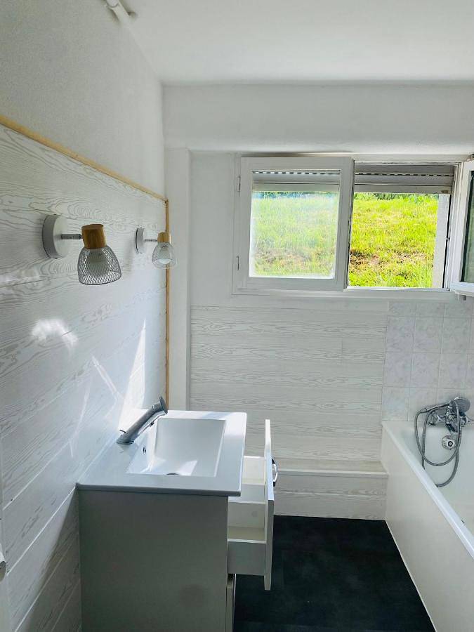 Gîte pour 4 personnes, avec jacuzzi et terrasse, animaux acceptés à Villersexel - 3