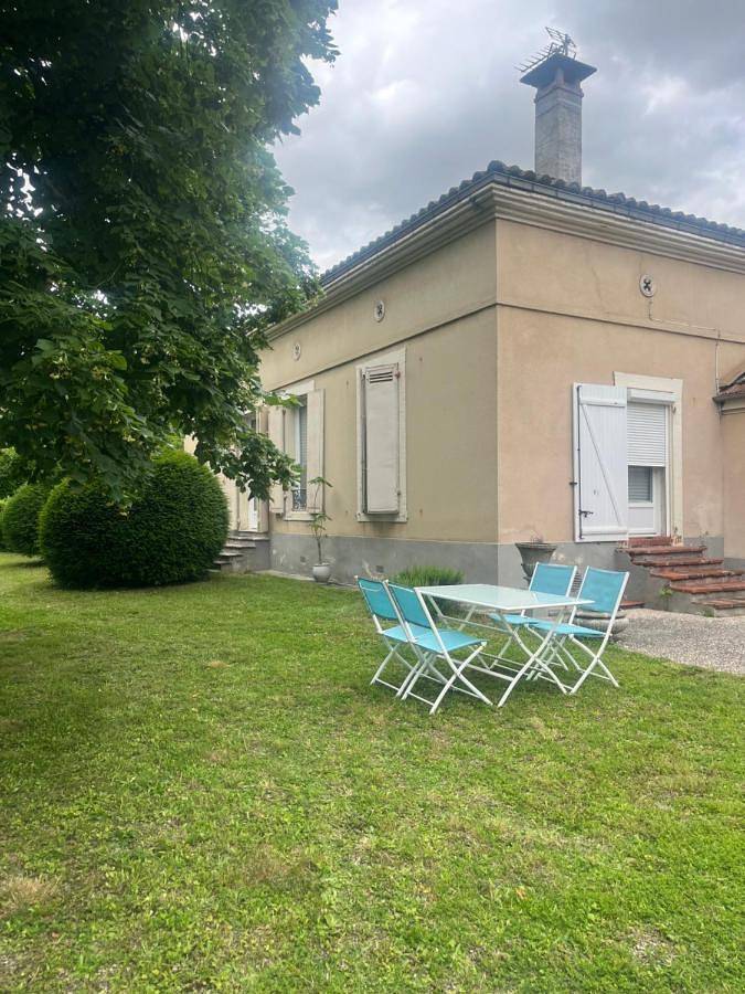 Location de vacances pour 6 personnes, avec vue et jardin à Cazères - 2