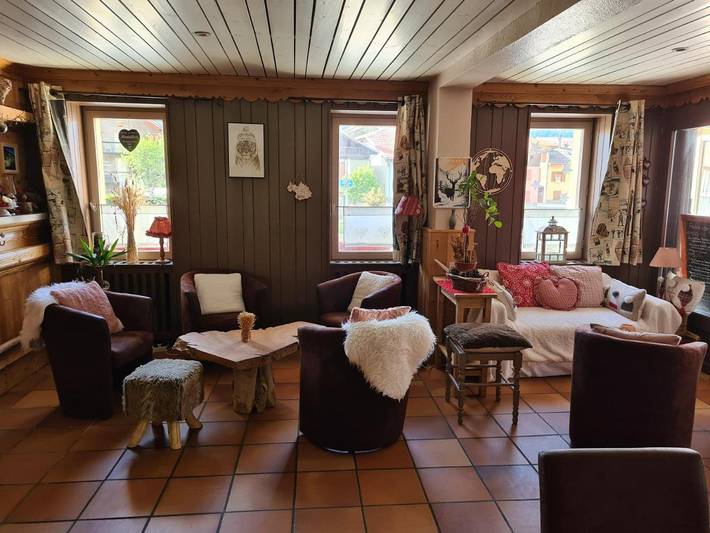 Location de vacances pour 2 personnes, avec vue et jardin dans Longefoy - 2