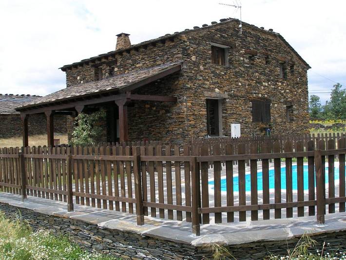 Casa rural para 13 personas, con Terraza además de Jardín y Piscina en Provincia de Guadalajara