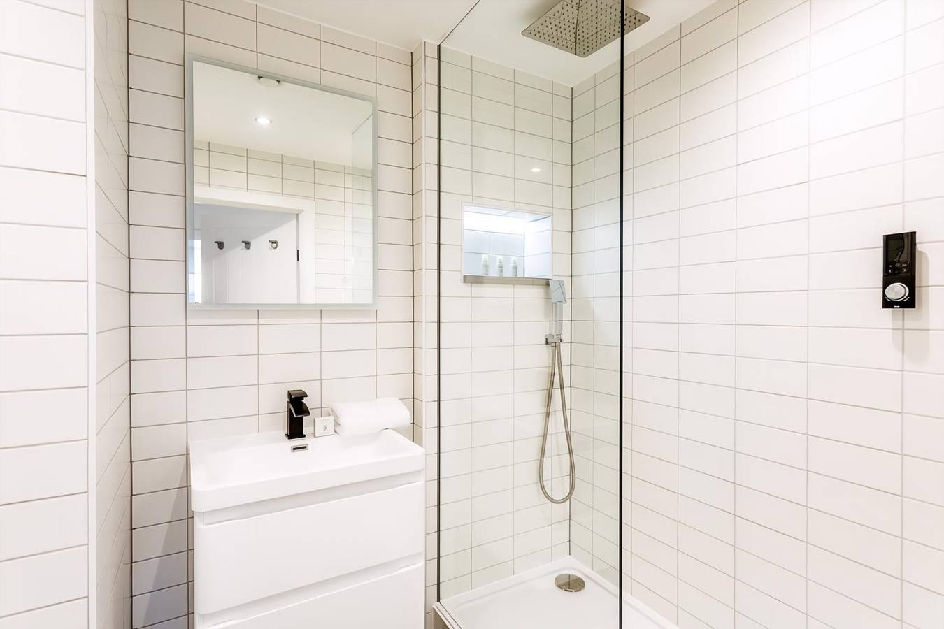 Entire apartment, Bright London Bridge Apartment in Southwark, London