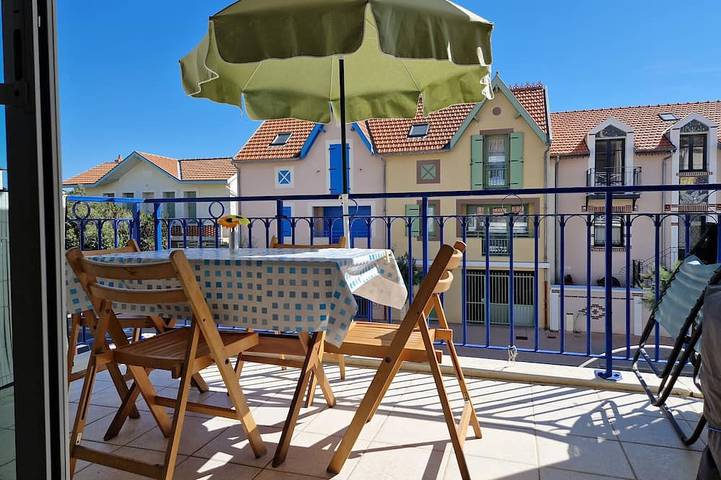 Gîte pour 4 personnes, avec piscine et balcon dans Casino De Chatelaillon