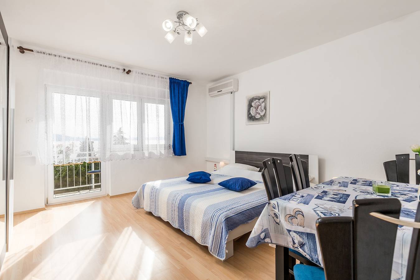 Ganze Wohnung, 1-Zimmer-Ferienwohnung mit Balkon und Meerblick Klenovica, Novi Vinodolski A-5575-a in Klenovica, Primorje-Gorski Kotar