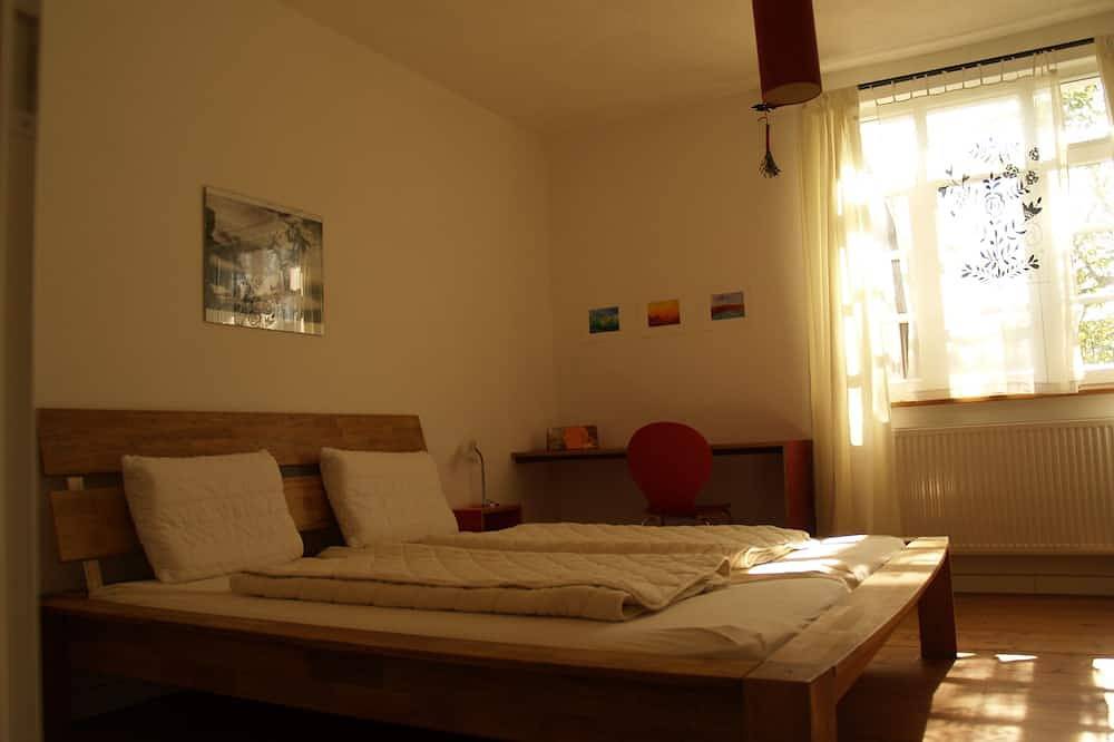 Ganze Wohnung, Ferien in Natur & Stille im Kunsthaus Wäldchen - Atelier für Musik & Kunst in Forst (Altenkirchen), Windecker-Ländchen