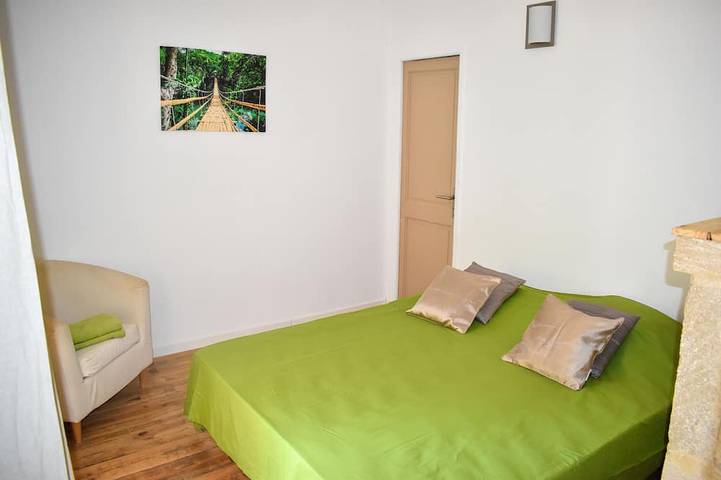 Location de vacances pour 10 personnes, avec jardin à Sernhac - 2