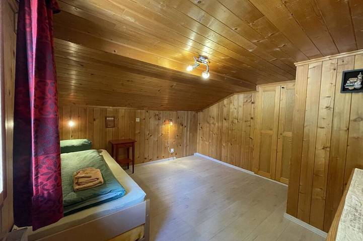 Ganze Wohnung, Sonnegg Appartement/Fewo, Dusche oder Bad, Wc 5-Bettwohnung in Gsteig b. Gstaad, Gsteig