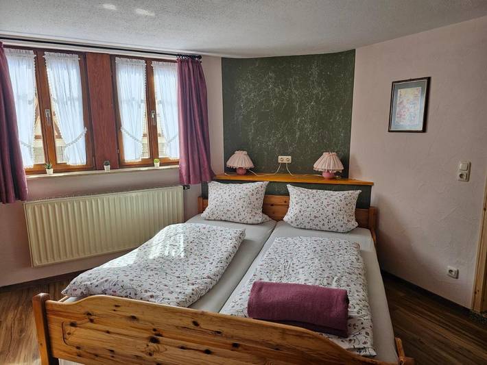 Ferienwohnung für 3 Personen, mit Garten in Steinsfeld