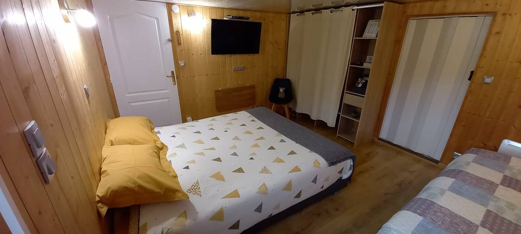 Chambre d’hôte pour 3 personnes, avec jardin dans le Cantal - 3