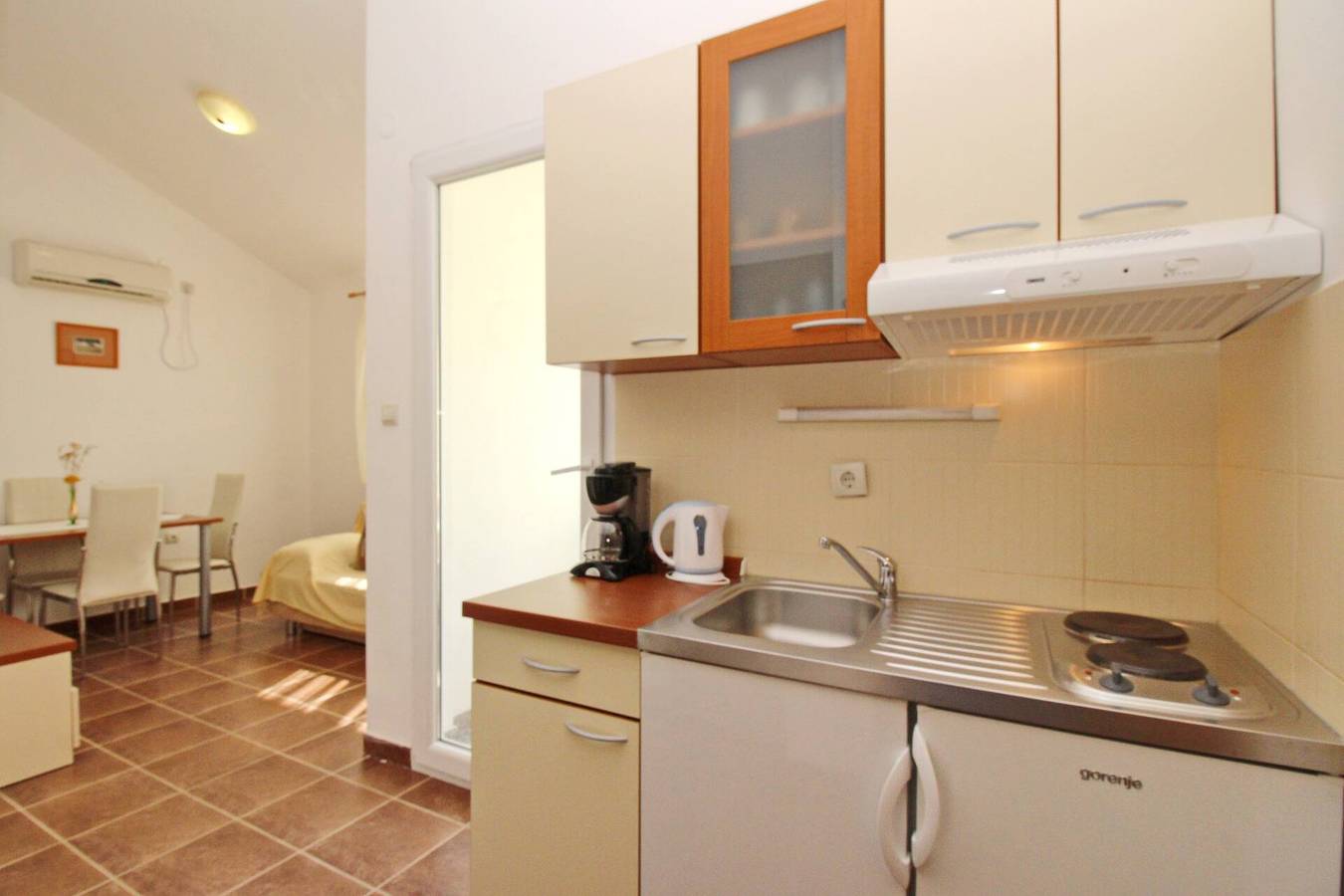 Apartamento entero, Apartment Bebek - with Balcony and Parking in Baska, Krk (isla)