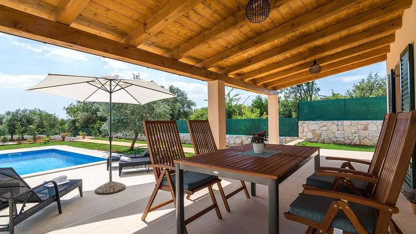 Villa für 4 Personen, mit Pool und Garten sowie Balkon in Rovinj - 3