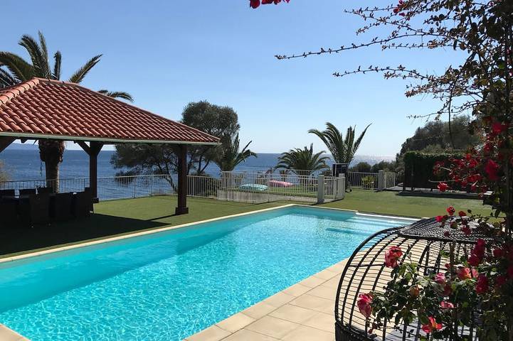 Villa für 8 Personen, mit Terrasse und Garten sowie Whirlpool - 1