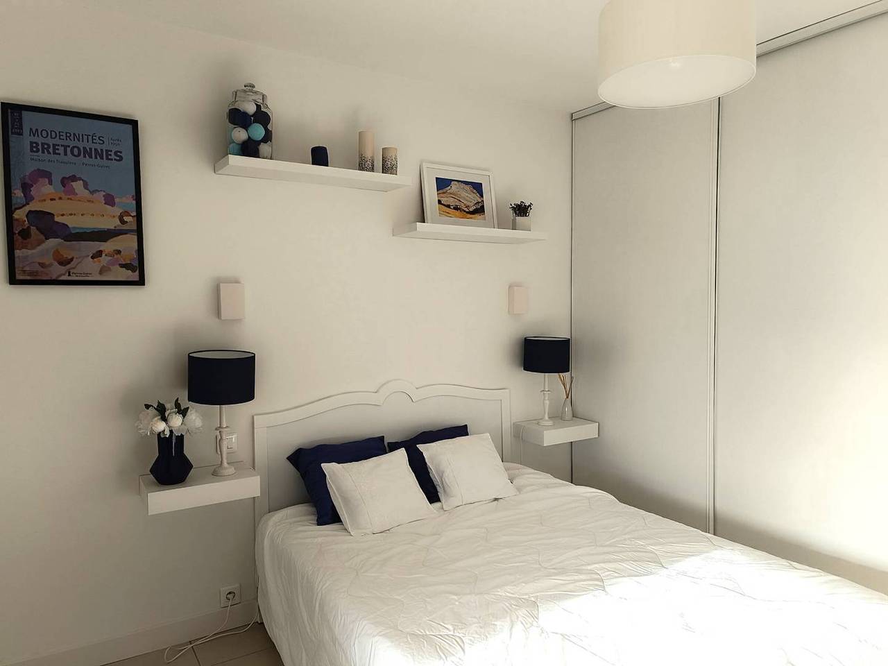 Entire apartment, Beautiful apartment for 4 with parking and Wifi in central Perros-Guirec in Perros-Guirec, Pink Granite Coast