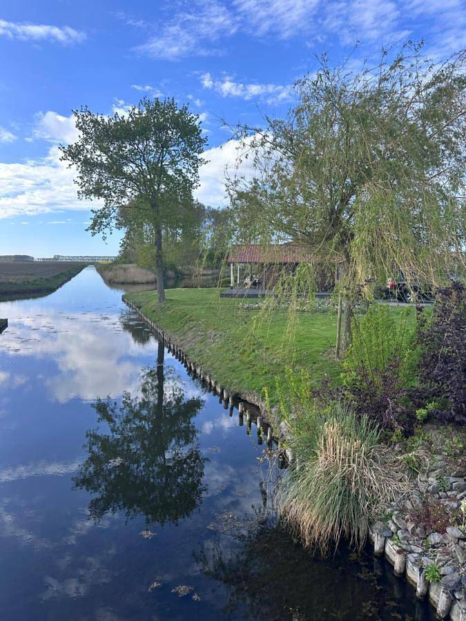 Luxe bungalow met prachtig vrij uitzicht in Kattendijke, Zeeland in Niederländische Nordsee