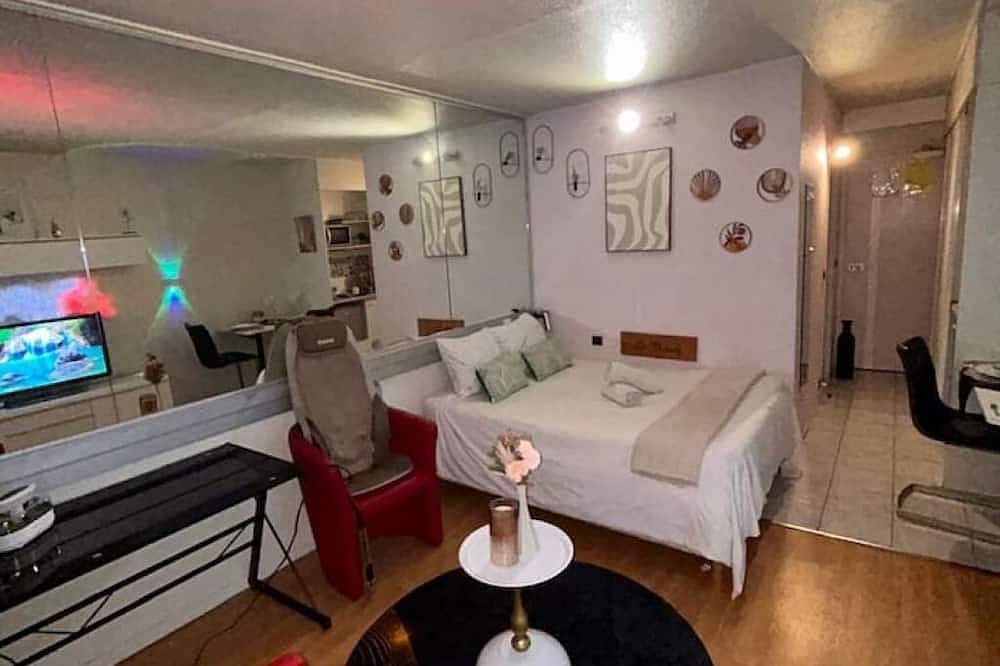 Entire apartment, Cloudy Escape - Calm, Elegance and Absolute Relaxation in Carquefou, Nantes region