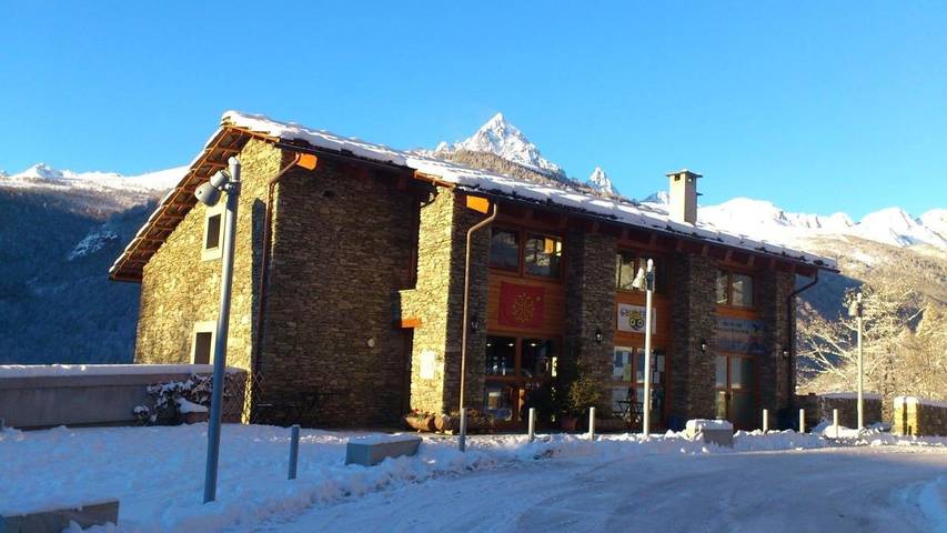 Hôtel pour 4 personnes, avec jardin et vue à Ostana - 3