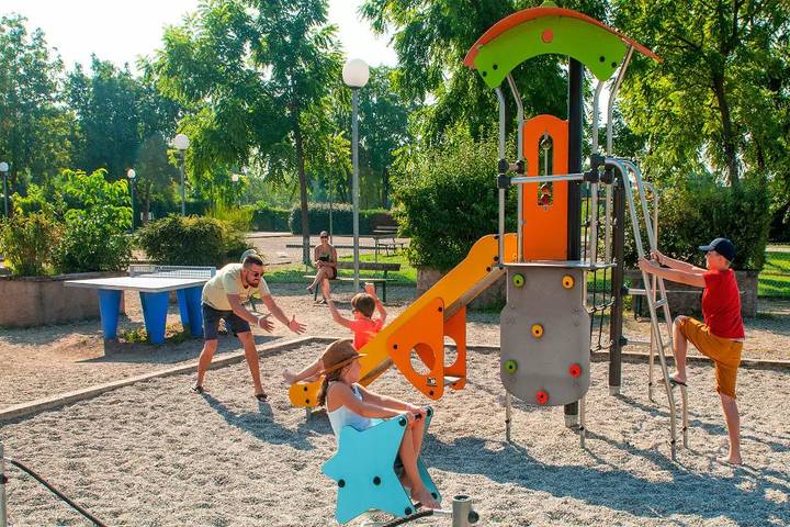 Camping pour 4 personnes, avec terrasse en Alsace - 4