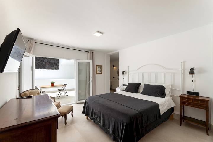 Home2Book Elegant Villa with Jacuzzi Costa Teguise in Costa Teguise, Teguise